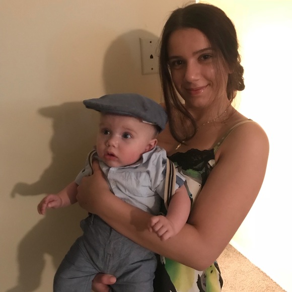 Hello loves 🌻 - Picture 1 of 8